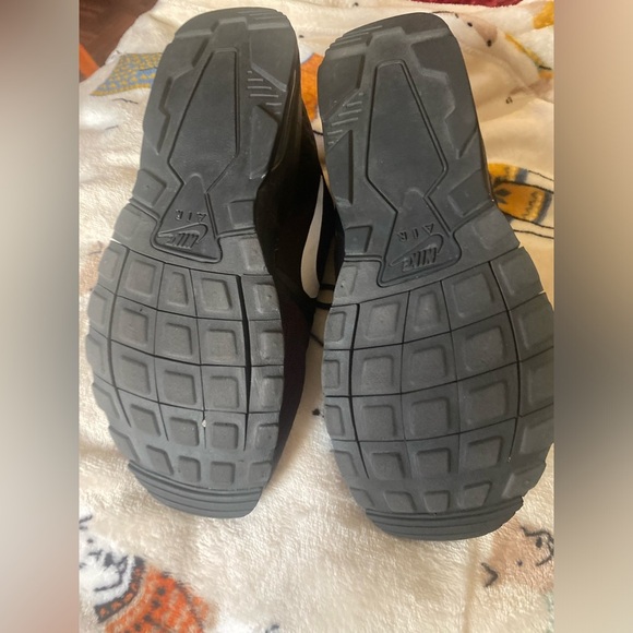 Nike Sportswear Air Shoes - Picture 7 of 7